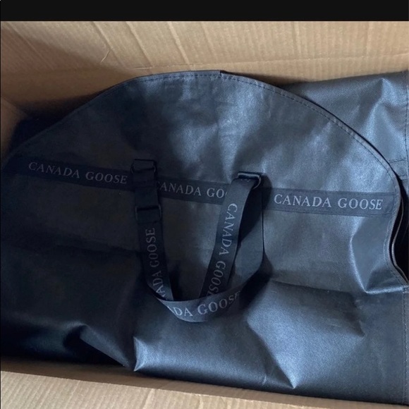 Canada Goose Vest - Picture 6 of 6